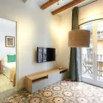 アパート 64 In A Typical Barcelona's Old Building