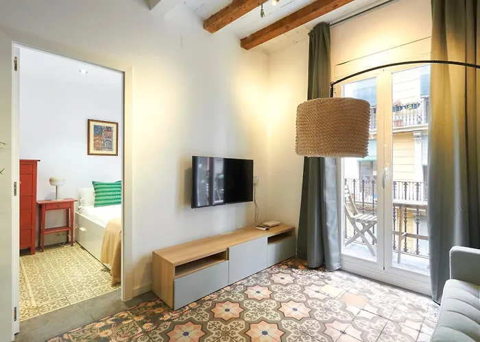 Appartamento 64 In A Typical Barcelona's Old Building