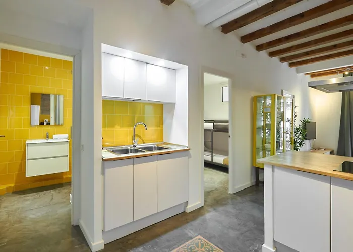 64 In A Typical Barcelona's Old Building * 巴塞罗那