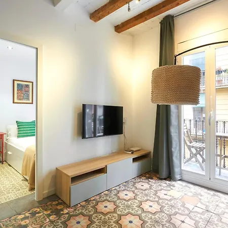アパート 64 In A Typical Barcelona's Old Building