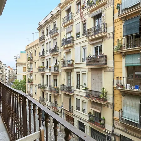 64 In A Typical Barcelona's Old Building Daire Barselona